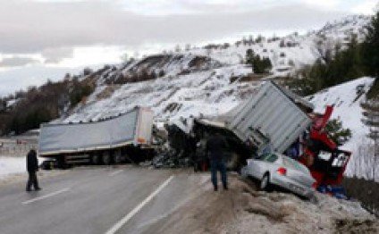 Türkiyədə 11 avtomobil toqquşu:  18 nəfər yaralanıb