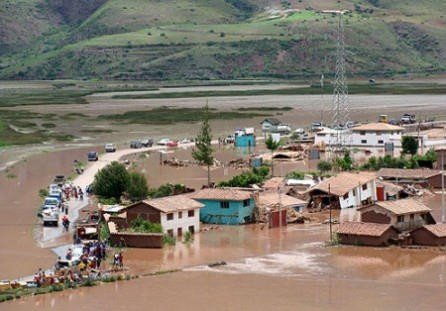 Peruda şəhər suyun altında qaldı