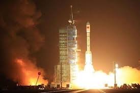 Çin kosmosa yük gəmisi göndərdi