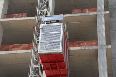 Azərbaycanlı fəhlələrin olduğu lift 12 metrlik hündürlükdən yerə çırpılıb