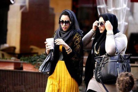 İran qadınlara qadağanı aradan götürür?