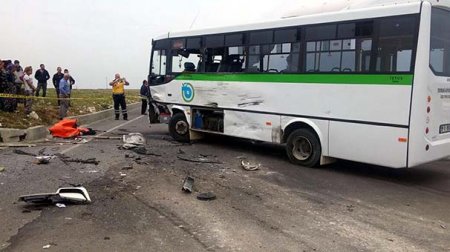 Beton maşını avtobusla toqquşdu: 2 ölü, 17 yaralı