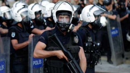 İstanbulda 74 İŞİD-çi tutuldu