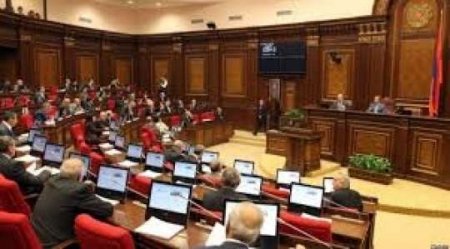Ermənistan parlamenti anti-Rusiya layihəsinə səs vermədi