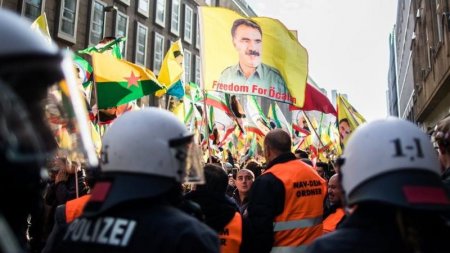 Almaniyada PKK tərəfdarları ilə polis arasında QARŞIDURMA