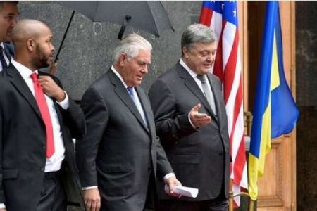 Poroşenko və Tillerson Rusiyaya qarşı sanksiyaları müzakirə ediblər