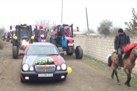Qeyri-adi toy karvanı: Toy karvanında 10 ədəd traktor iştirak etdi - VİDEO