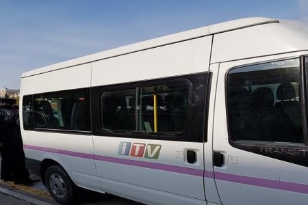 İTV-nin mikroavtobusu qəzaya düşdü– FOTOLAR