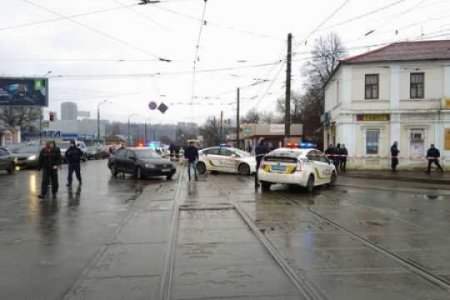 Ukraynada silahlı şəxs 11 nəfəri girov götürdü