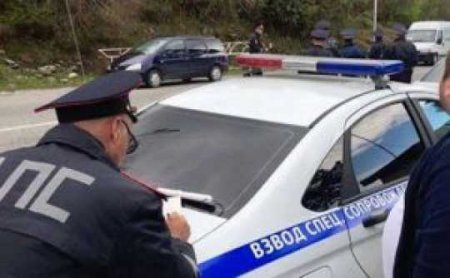 10 min yol polisi işdən çıxarıldı - Rusiyada