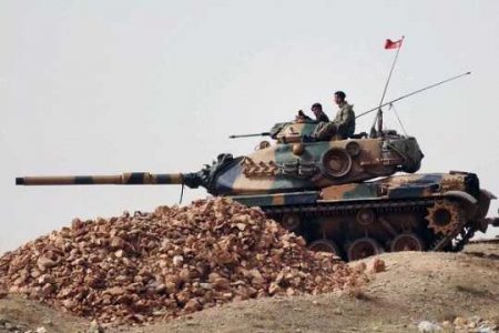 Türkiyə Suriya sərhədinə əlavə tanklar yerləşdirdi