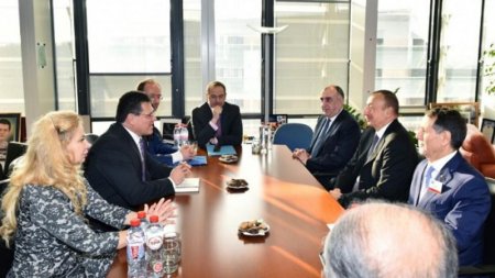 Avropa Komissiyasının vitse-prezidenti Davosda Azərbaycan prezidenti ilə görüşəcək