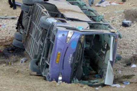 Avtobus "İblisin burnu"ndan uçuruma düşdü: 13 ölü