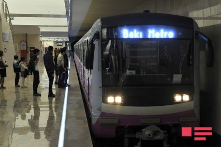 Metroda qatarların hərəkətində gecikmələr-NARAHATÇILIQ