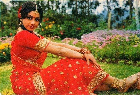 Əfsanəvi hind aktrisası toyda öldü - Fotolar