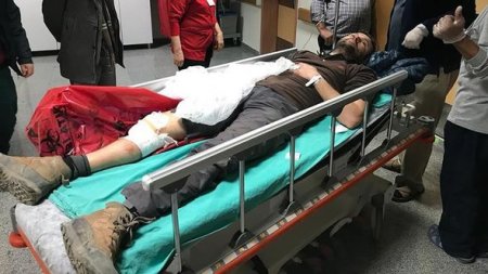 Afrində türk jurnalist yaralandı – FOTO