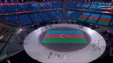 Azərbaycan bayrağı Qış Olimpiadasının açılış mərasimində dalğalandı - FOTO