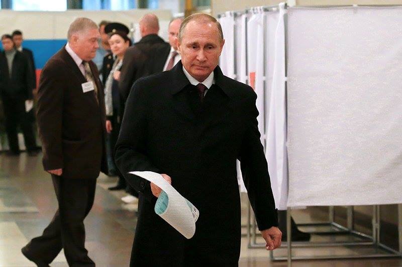 Vladimir Putin seçkilərdə səs verdi
