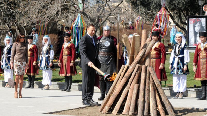 Prezident Novruz bayramı münasibətilə ümumxalq şənliyində iştirak edir