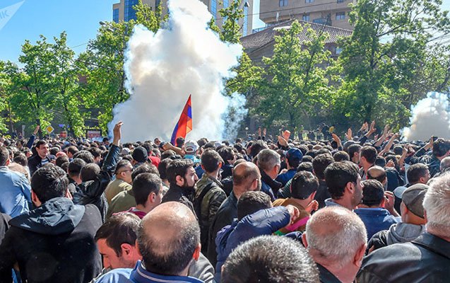 Ermənistanda 33 etirazçı yaralandı