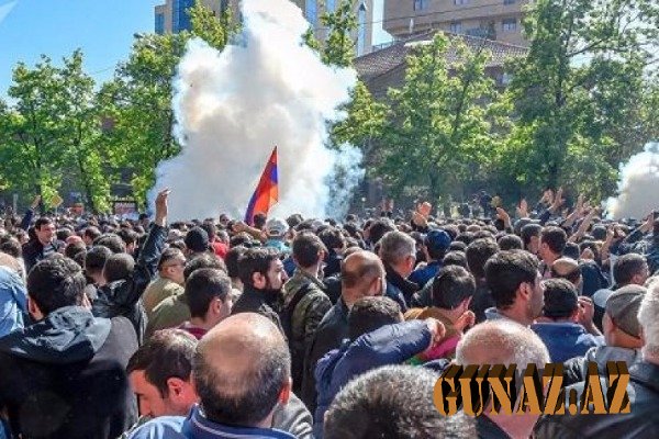 Deputatlar Ermənistan parlamentinin iclasını boykot edirlər