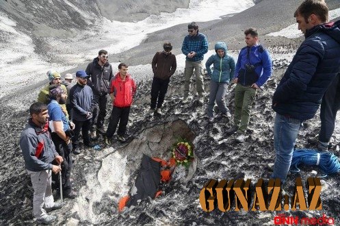 Alpinistlər həmkarlarının öldüyü yeri ziyarət edib