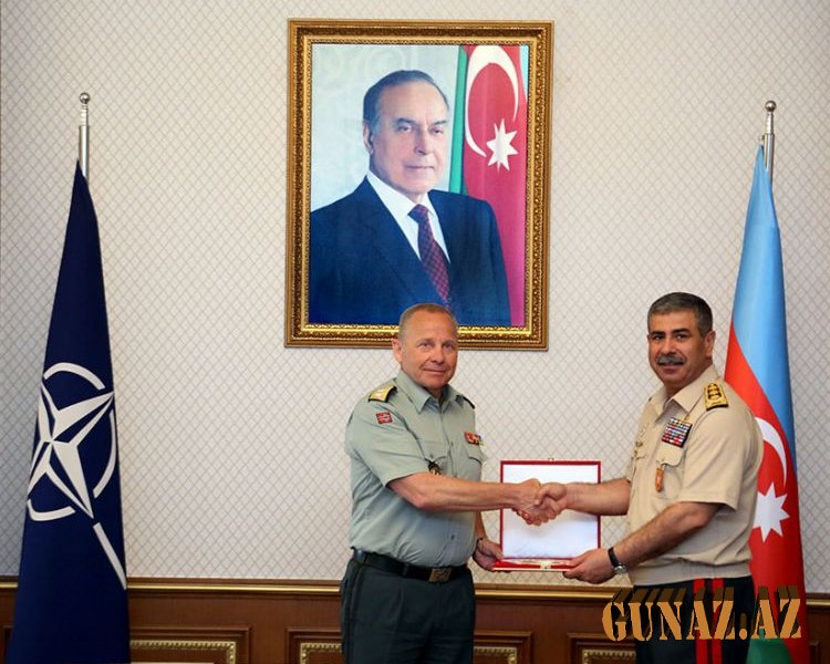 Zakir Həsənov NATO generalları ilə görüşüb
