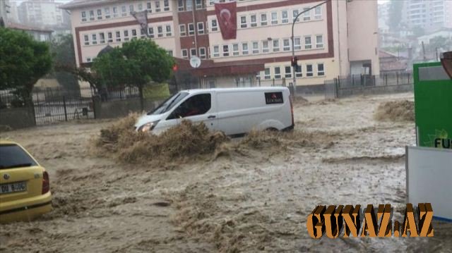 Türkiyədə sel fəlakəti: 166 evi su basdı