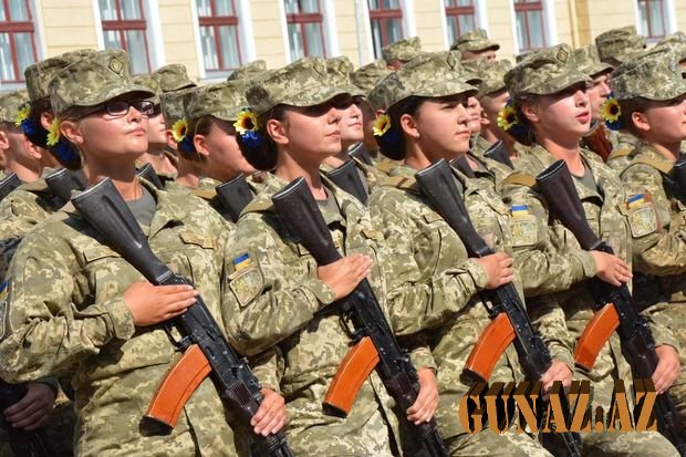 Ukraynada qadınlar da orduda xidmət edəcək