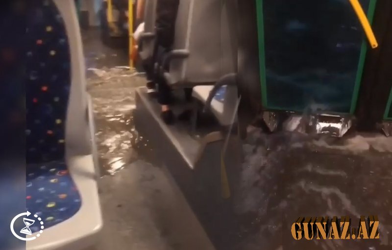 Sərnişin dolu avtobusu su basdı – BAKIDA (VİDEO)