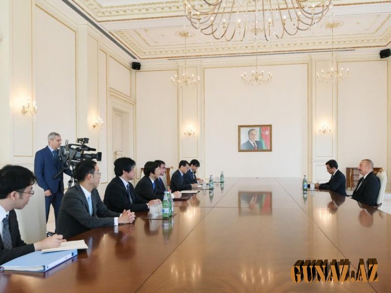Əliyev Yaponiyanın baş diplomatı ilə görüşdü