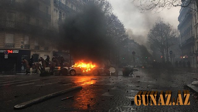 Parisdə etiraz aksiyaları qızışır- 400 nəfər saxlanıldı