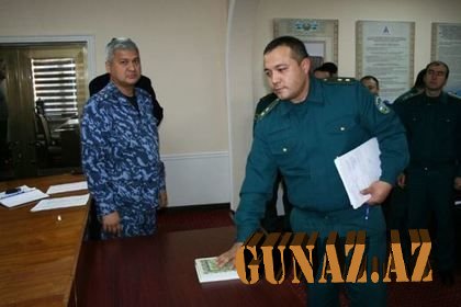 Özbəkistan polisi rüşvət almayacağına dair Qurana and içib