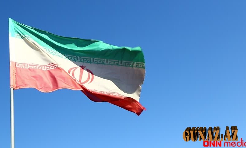 İranda 18 deputat istefa verdi