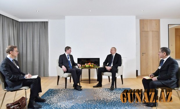 İlham Əliyev “Visa” şirkətinin prezidenti ilə görüşdü