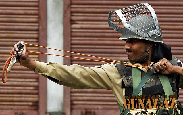 Hindistan polisi “roqatka” ilə silahlandı