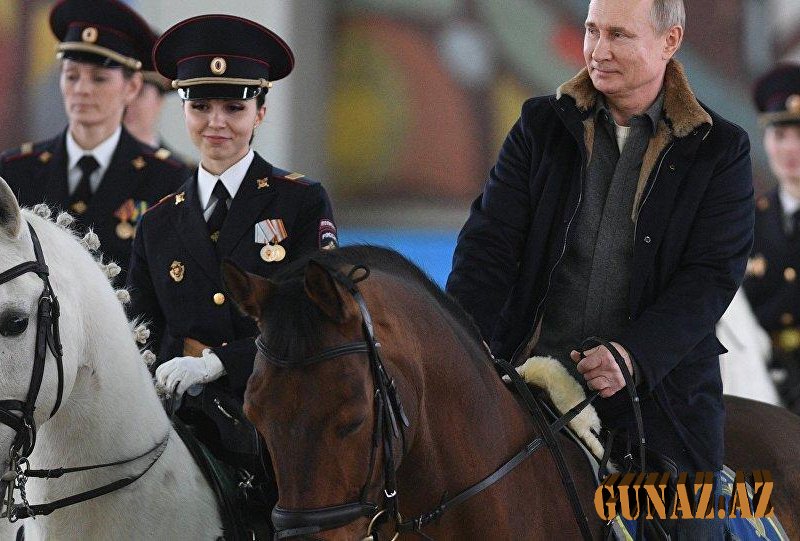 Putindən polis qadınlara 8 mart sürprizi