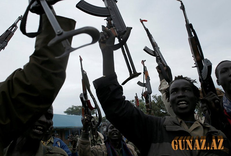 Sudanda gərginlik daha da artır: Əhali geri çəkilmir