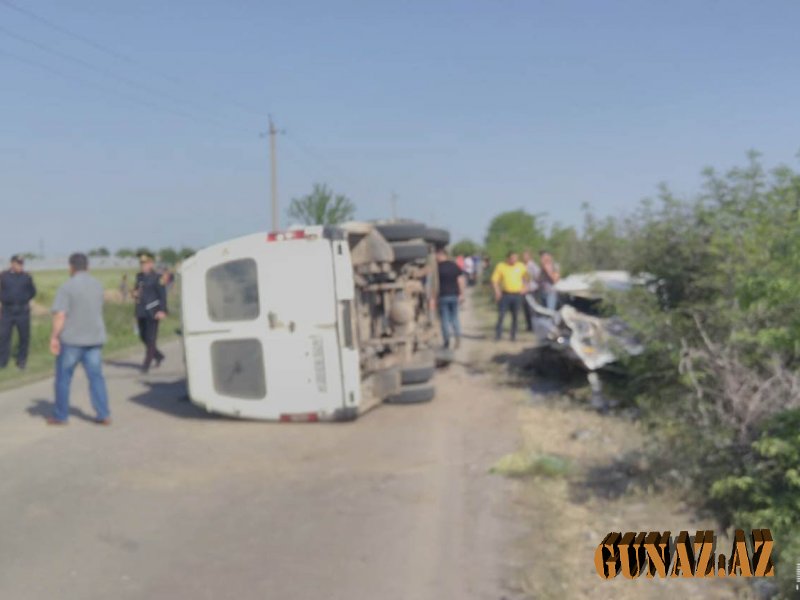 Şəmkirdə mikroavtobus aşıb: 3 nəfər ölüb, 8 nəfər yaralanıb (YENİLƏNİB/FOTO)