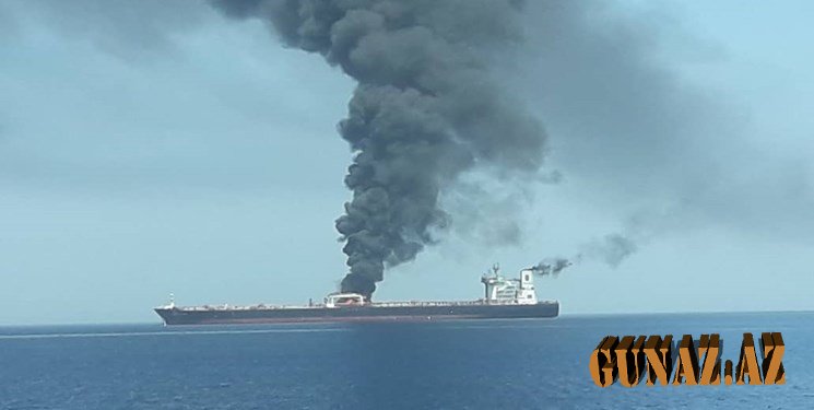 İran gəmiləri partlayışa məruz qalan 2 neft tankerin 44 nəfərlik ekipajını xilas ediblər