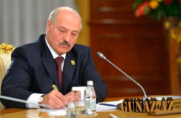 Lukaşenko 6 min məhbusu azad etdi