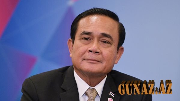Tailandda müxalifətçi deputatlar Baş naziri özlərinə “tabe etdilər”
