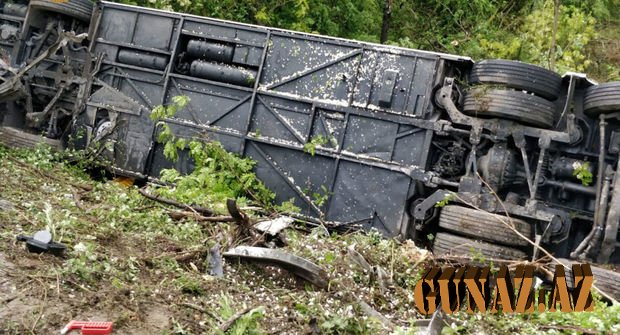 Ermənistanda avtobus qəzası: 18 yaralı