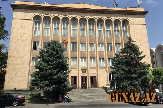 Ermənistanda Konstitusiya Məhkəməsi hakiminin impiçment prosesi başladı