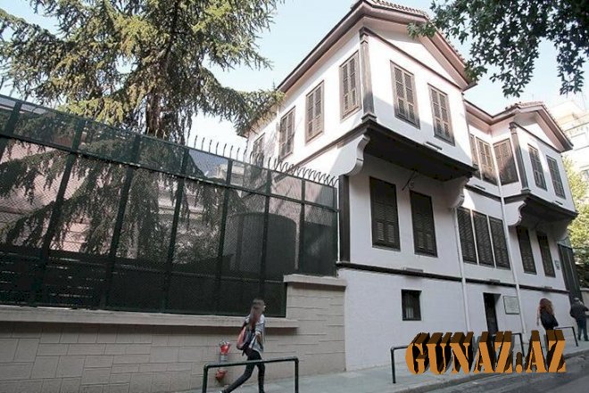 Atatürkün evinə hücum edildi