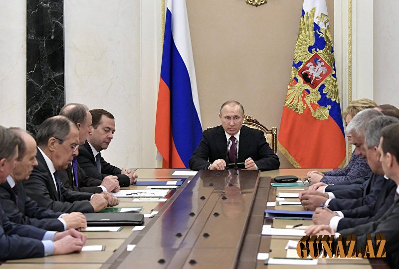 Putin Təhlükəsizlik Şurasını topladı - Suriya gündəmi