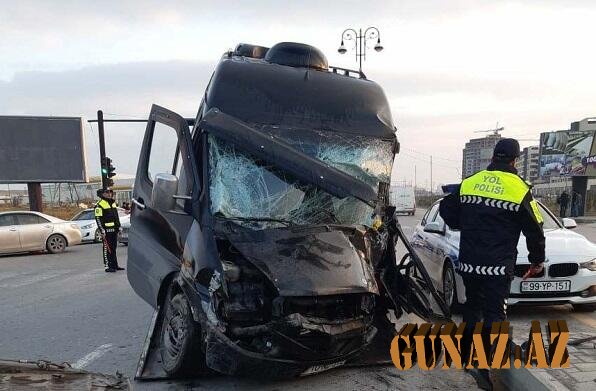 Sumqayıtda avtobus qəza törətdi: 1 ölü, 4 yaralı - Foto