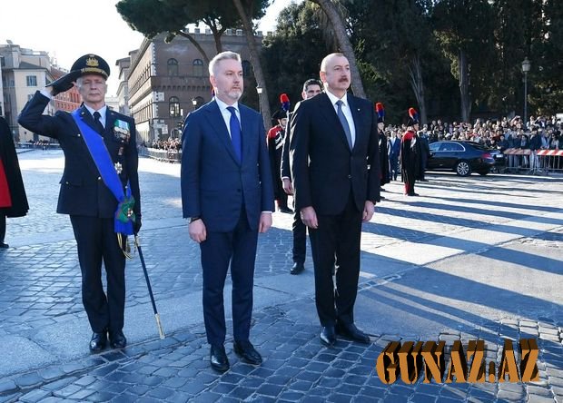 Prezident Romada naməlum əsgər abidəsini ziyarət edib - FOTO