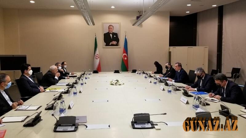 Azərbaycan və İran Xarici İşlər nazirləri arasında görüş başladı