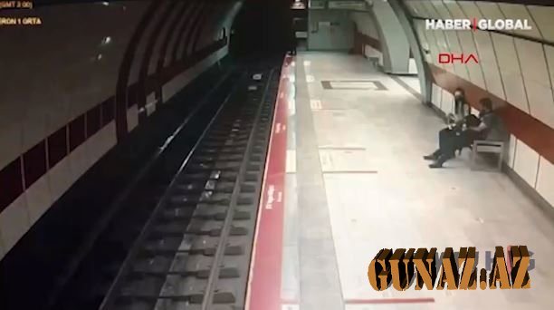 İstanbul metrosunda dəhşət: Qadın özünü qatarın altına atdı – VİDEO